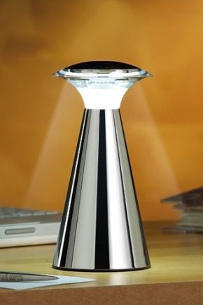  Lampu kuasa bateri