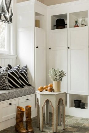  Corner wardrobes in the hallway