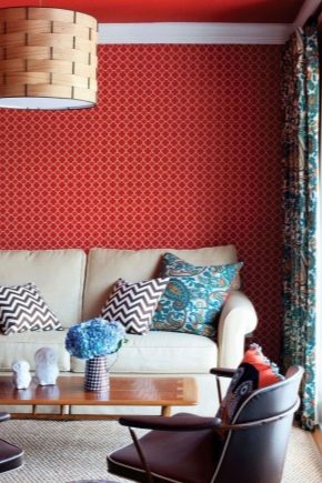  Red wallpaper in the interior design