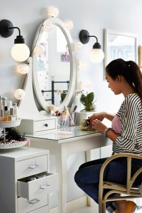  Corner dressing tables with a mirror: tips on choosing