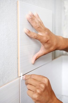  Glue the tiles on the wall: the details of the process