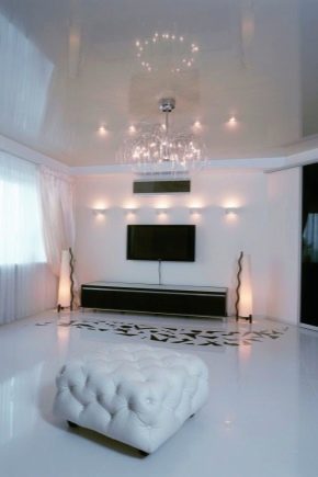  White glossy stretch ceilings: advantages and disadvantages