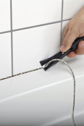  How to remove silicone sealant from tile?