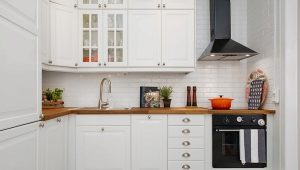  White apron in the kitchen