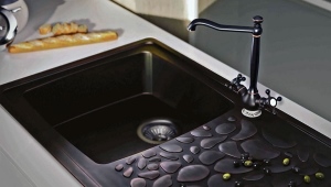  Black kitchen faucet