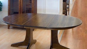  Round extendable table in the kitchen