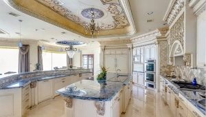  Kitchen cabinets