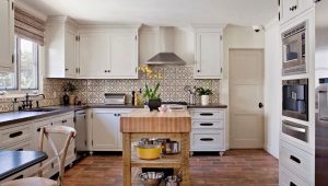  Tiles on the kitchen apron