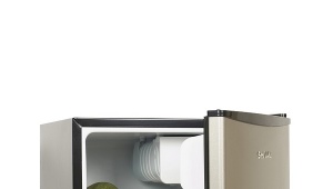  Shivaki small fridge