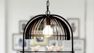  Chandelier dengan burung