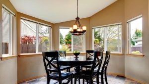  Round tables in the interior