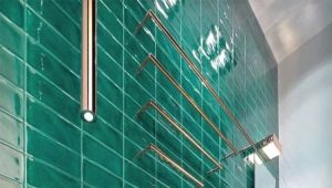  Using glass tiles in interior design