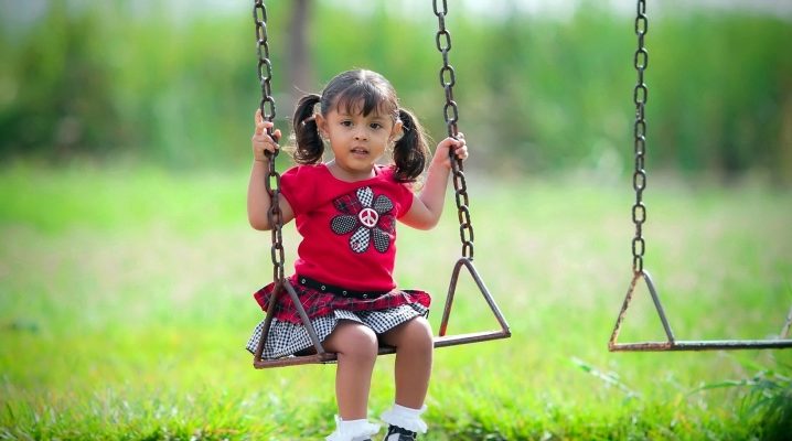  Children's suspended swing