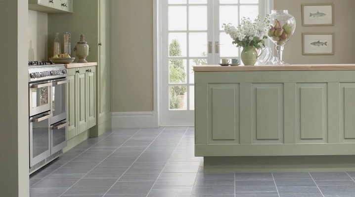  Design tiles for floors and laminate in the kitchen and in the hallway