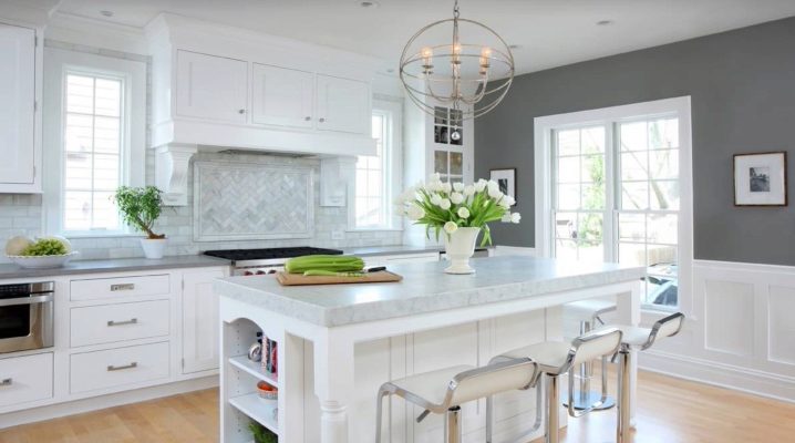  Gray wallpaper in the kitchen