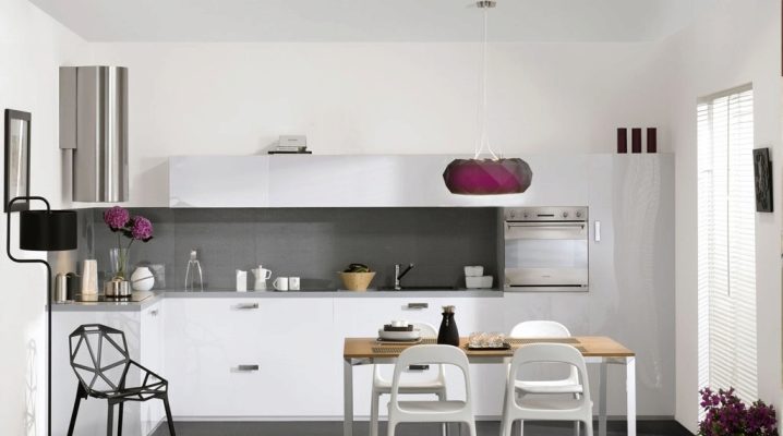  Porcelain stoneware apron in the kitchen