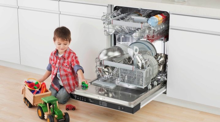  Сandy dishwasher