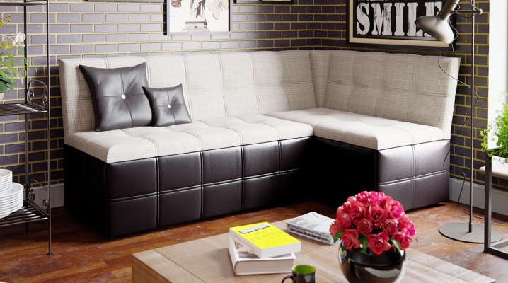  Sudut sofa di dapur dengan katil