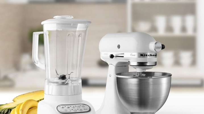  What makes a blender different from a mixer?