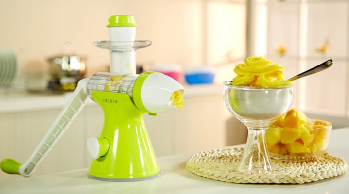  Manual Juicer