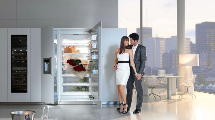  AEG Refrigerators