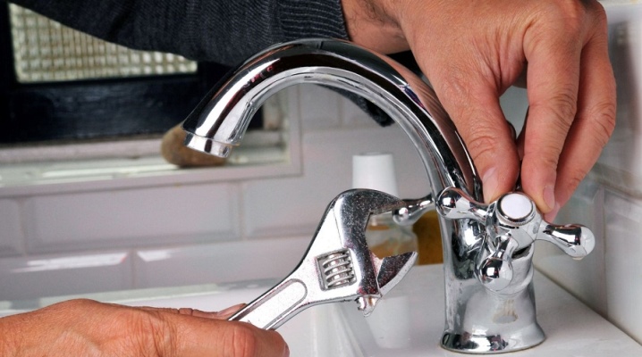  How to change the tap in the kitchen