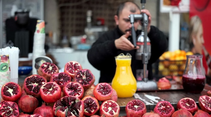  Pomegranate Juicer