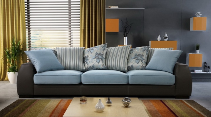  Tapicerowana sofa