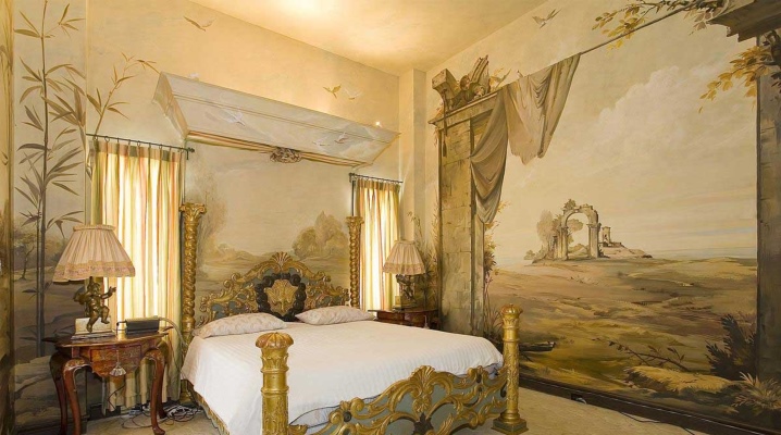  Fresco in the bedroom