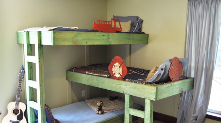  Three bunk beds