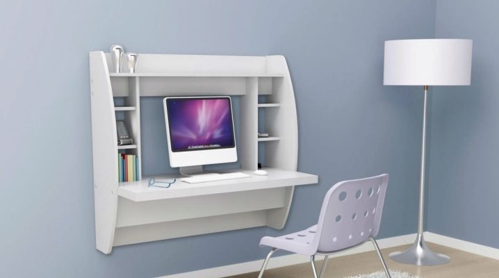  Hinged computer desk