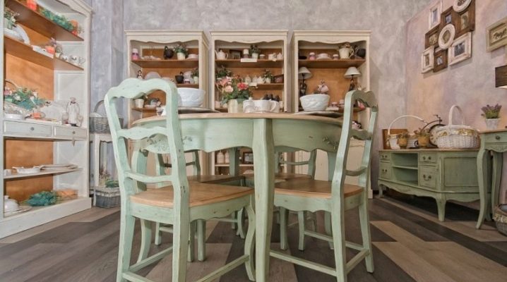  Provence style tables and chairs