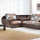  Sudut sofa dengan meja